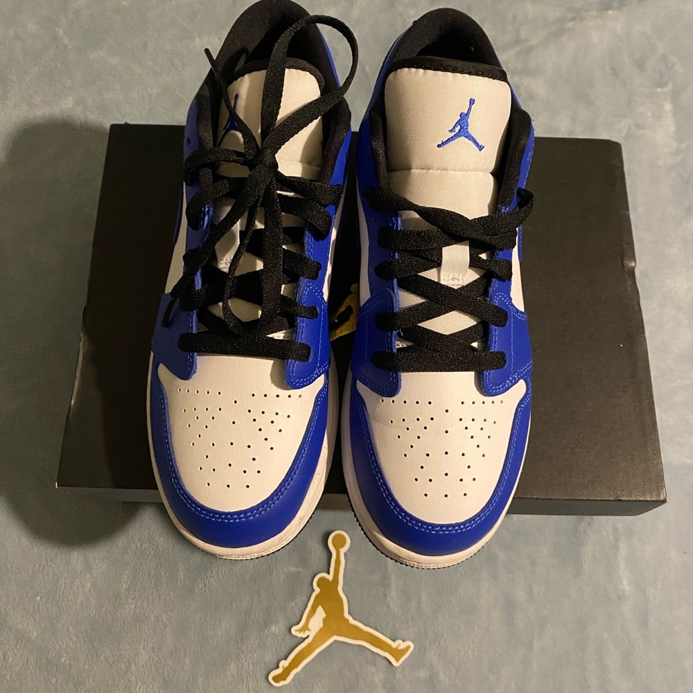 AIR JORDAN 1LOW(GS) size 6y
